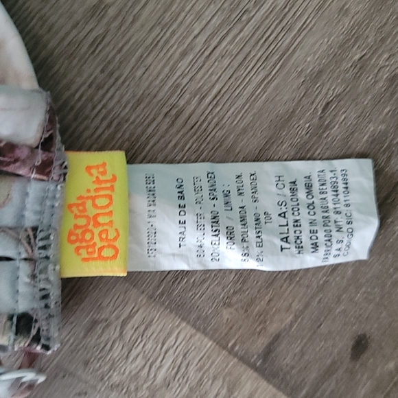 NWOT. Adjustable boho bikini top - Picture 5 of 6